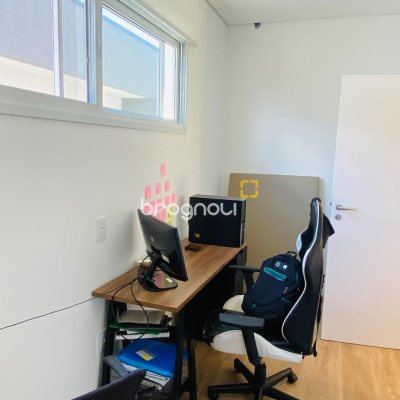 Casa de Condomínio com 267m², 5 quartos (sendo 3 suítes), 2 garagens, no bairro Campeche em Florianópolis