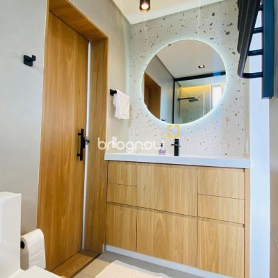 Casa de Condomínio com 267m², 5 quartos (sendo 3 suítes), 2 garagens, no bairro Campeche em Florianópolis