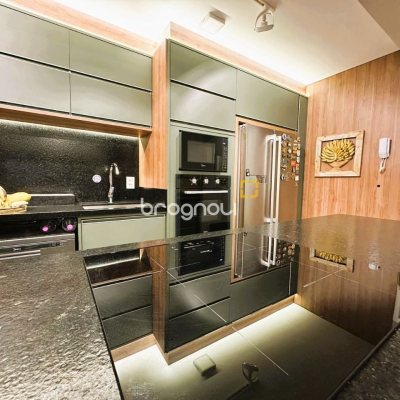 Apartamento com 87m², 2 quartos (sendo 2 suítes), 1 garagem, no bairro Jardim Atlântico em Florianópolis