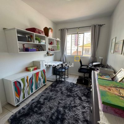 Apartamento com 68m², 2 quartos, 1 garagem, no bairro Balneário em Florianópolis