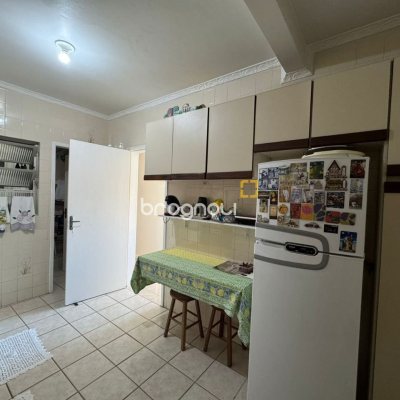 Apartamento com 68m², 2 quartos, 1 garagem, no bairro Balneário em Florianópolis