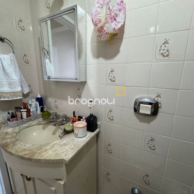 Apartamento com 68m², 2 quartos, 1 garagem, no bairro Balneário em Florianópolis