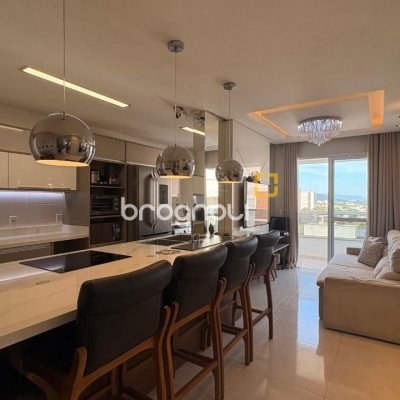 Apartamento com 85m², 3 quartos (sendo 1 suíte), 2 garagens, no bairro Pagani em Palhoça
