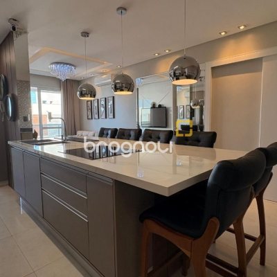 Apartamento com 85m², 3 quartos (sendo 1 suíte), 2 garagens, no bairro Pagani em Palhoça