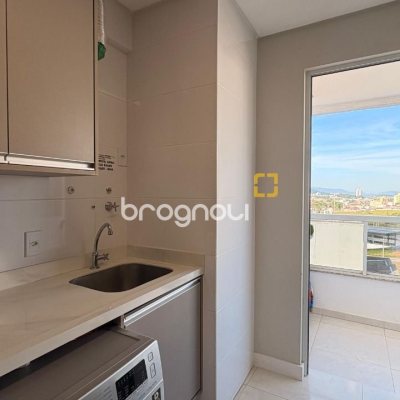 Apartamento com 85m², 3 quartos (sendo 1 suíte), 2 garagens, no bairro Pagani em Palhoça