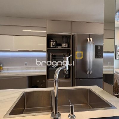 Apartamento com 85m², 3 quartos (sendo 1 suíte), 2 garagens, no bairro Pagani em Palhoça