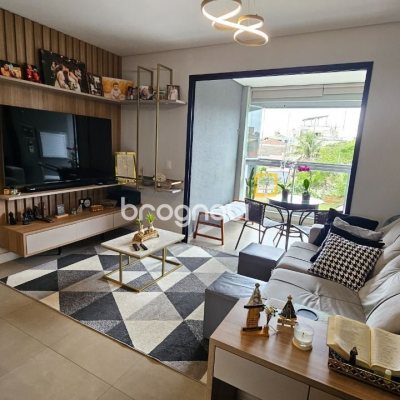 Apartamento com 82m², 3 quartos (sendo 1 suíte), 1 garagem, no bairro Canasvieiras em Florianópolis