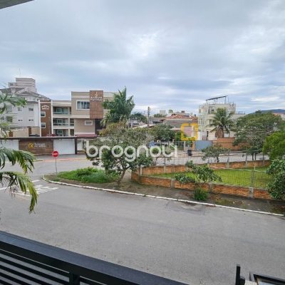 Apartamento com 82m², 3 quartos (sendo 1 suíte), 1 garagem, no bairro Canasvieiras em Florianópolis