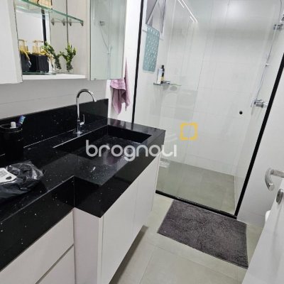 Apartamento com 82m², 3 quartos (sendo 1 suíte), 1 garagem, no bairro Canasvieiras em Florianópolis