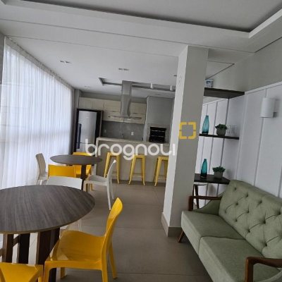 Apartamento com 82m², 3 quartos (sendo 1 suíte), 1 garagem, no bairro Canasvieiras em Florianópolis