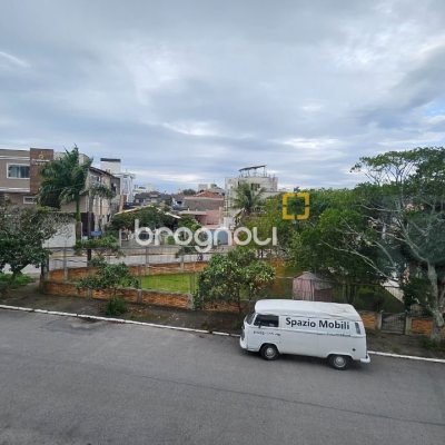 Apartamento com 82m², 3 quartos (sendo 1 suíte), 1 garagem, no bairro Canasvieiras em Florianópolis