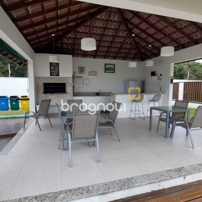 Casa de Condomínio com 95m², 3 quartos (sendo 1 suíte), 2 garagens, no bairro Morro das Pedras em Florianópolis