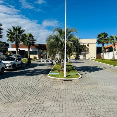 Casa de Condomínio com 95m², 3 quartos (sendo 1 suíte), 2 garagens, no bairro Morro das Pedras em Florianópolis