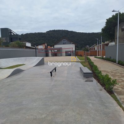 Casa de Condomínio com 95m², 3 quartos (sendo 1 suíte), 2 garagens, no bairro Morro das Pedras em Florianópolis