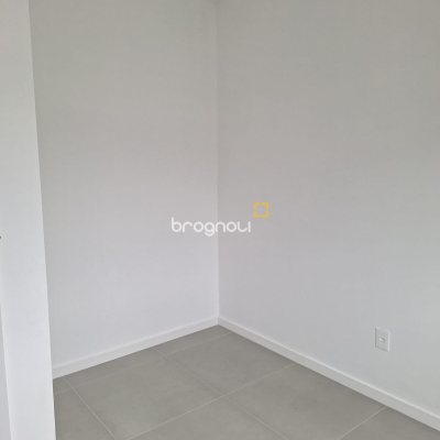 Casa de Condomínio com 95m², 3 quartos (sendo 1 suíte), 2 garagens, no bairro Morro das Pedras em Florianópolis