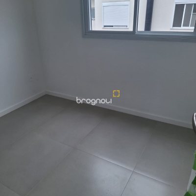 Casa de Condomínio com 95m², 3 quartos (sendo 1 suíte), 2 garagens, no bairro Morro das Pedras em Florianópolis