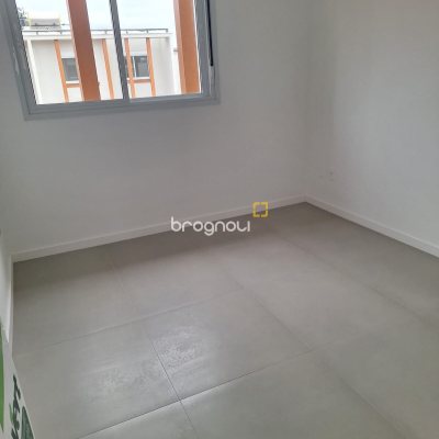 Casa de Condomínio com 95m², 3 quartos (sendo 1 suíte), 2 garagens, no bairro Morro das Pedras em Florianópolis