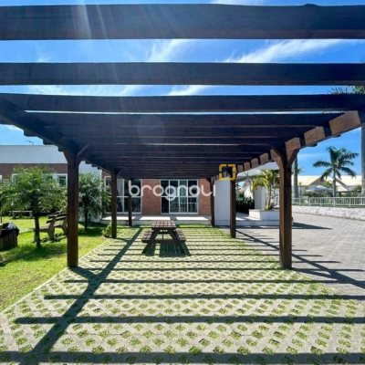 Casa de Condomínio com 95m², 3 quartos (sendo 1 suíte), 2 garagens, no bairro Morro das Pedras em Florianópolis