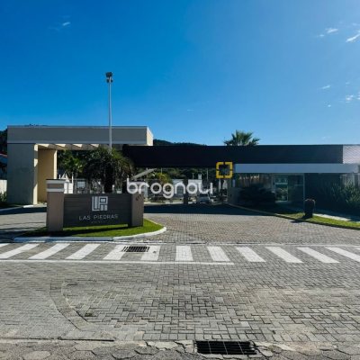 Casa de Condomínio com 95m², 3 quartos (sendo 1 suíte), 2 garagens, no bairro Morro das Pedras em Florianópolis