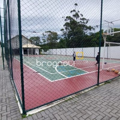 Casa de Condomínio com 95m², 3 quartos (sendo 1 suíte), 2 garagens, no bairro Morro das Pedras em Florianópolis