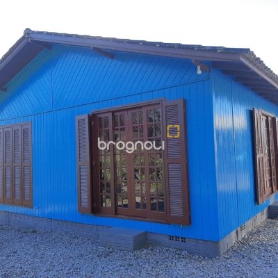 Sítio com 100m², 3 quartos (sendo 1 suíte), 2 garagens, no bairro Vargem Pequena em Florianópolis