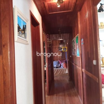 Sítio com 100m², 3 quartos (sendo 1 suíte), 2 garagens, no bairro Vargem Pequena em Florianópolis