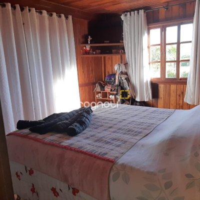 Sítio com 100m², 3 quartos (sendo 1 suíte), 2 garagens, no bairro Vargem Pequena em Florianópolis