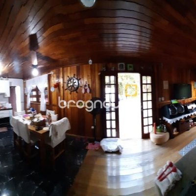 Sítio com 100m², 3 quartos (sendo 1 suíte), 2 garagens, no bairro Vargem Pequena em Florianópolis
