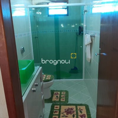 Sítio com 100m², 3 quartos (sendo 1 suíte), 2 garagens, no bairro Vargem Pequena em Florianópolis