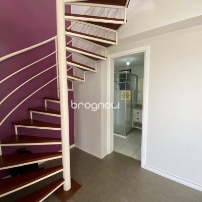 Apartamento com 95m², 1 quarto (sendo 1 suíte), 2 garagens, no bairro Barreiros em São José