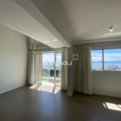 Apartamento com 95m², 1 quarto (sendo 1 suíte), 2 garagens, no bairro Barreiros em São José