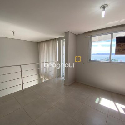Apartamento com 95m², 1 quarto (sendo 1 suíte), 2 garagens, no bairro Barreiros em São José