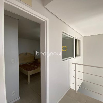 Apartamento com 95m², 1 quarto (sendo 1 suíte), 2 garagens, no bairro Barreiros em São José