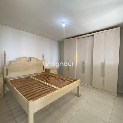 Apartamento com 95m², 1 quarto (sendo 1 suíte), 2 garagens, no bairro Barreiros em São José