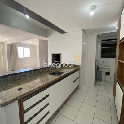 Apartamento com 95m², 1 quarto (sendo 1 suíte), 2 garagens, no bairro Barreiros em São José