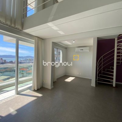 Apartamento com 95m², 1 quarto (sendo 1 suíte), 2 garagens, no bairro Barreiros em São José