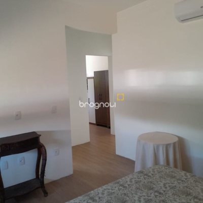 Casa de Condomínio com 288m², 4 quartos (sendo 4 suítes), 4 garagens, no bairro Cachoeira do Bom Jesus em Florianópolis