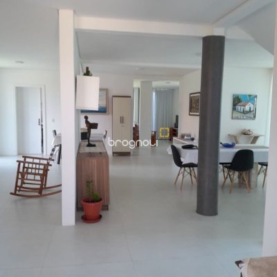 Casa de Condomínio com 288m², 4 quartos (sendo 4 suítes), 4 garagens, no bairro Cachoeira do Bom Jesus em Florianópolis