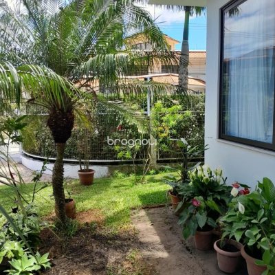 Casa de Condomínio com 288m², 4 quartos (sendo 4 suítes), 4 garagens, no bairro Cachoeira do Bom Jesus em Florianópolis