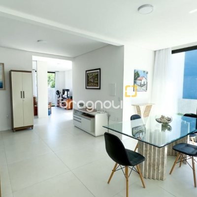 Casa de Condomínio com 288m², 4 quartos (sendo 4 suítes), 4 garagens, no bairro Cachoeira do Bom Jesus em Florianópolis