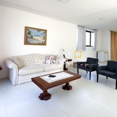 Casa de Condomínio com 288m², 4 quartos (sendo 4 suítes), 4 garagens, no bairro Cachoeira do Bom Jesus em Florianópolis