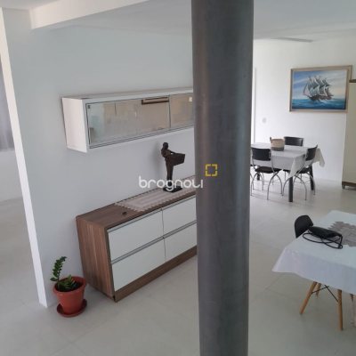Casa de Condomínio com 288m², 4 quartos (sendo 4 suítes), 4 garagens, no bairro Cachoeira do Bom Jesus em Florianópolis