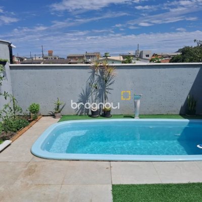 Casa com 88m², 2 quartos (sendo 2 suítes), 1 garagem, no bairro Rio Vermelho em Florianópolis