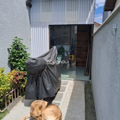 Casa com 88m², 2 quartos (sendo 2 suítes), 1 garagem, no bairro Rio Vermelho em Florianópolis