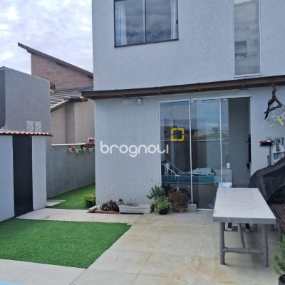 Casa com 88m², 2 quartos (sendo 2 suítes), 1 garagem, no bairro Rio Vermelho em Florianópolis