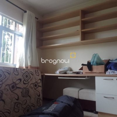 Casa com 180m², 4 quartos (sendo 1 suíte), 4 garagens, no bairro Campeche em Florianópolis