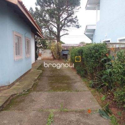 Casa com 180m², 4 quartos (sendo 1 suíte), 4 garagens, no bairro Campeche em Florianópolis
