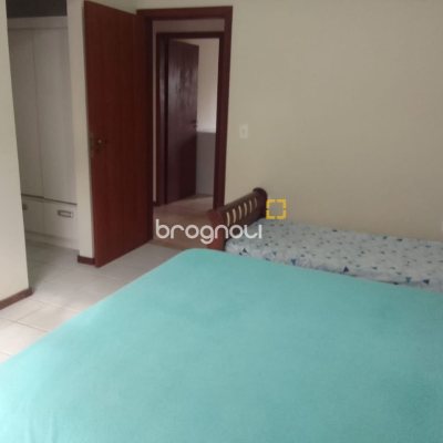 Casa com 180m², 4 quartos (sendo 1 suíte), 4 garagens, no bairro Campeche em Florianópolis
