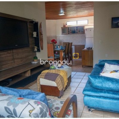 Casa com 180m², 4 quartos (sendo 1 suíte), 4 garagens, no bairro Campeche em Florianópolis