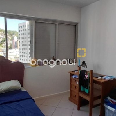 Apartamento com 91m², 2 quartos, no bairro Centro em Florianópolis